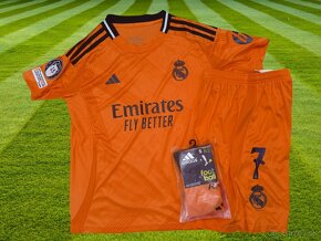 dres REAL MADRID CF 24/25 VINI Jr. 115-125cm - 2