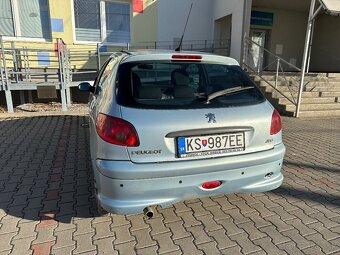 Peugeot 206 1.4 55KW/75PS, r.v. 2.2OO8 - 2