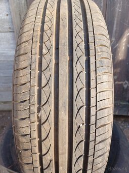 Predám 2 jazdené letné pneumatiky Runvay Enduro 215/65 R16 - 2