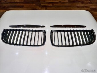 Predná maska ľadvinky BMW 3 E90 / E91 (05 – 08). - 2