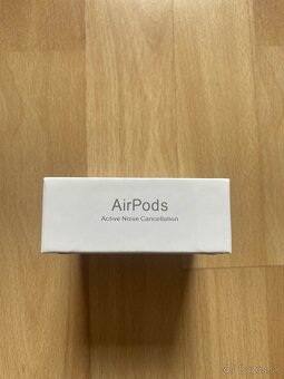 Apple AirPods 4 s aktívnym potlačením hluku - 2