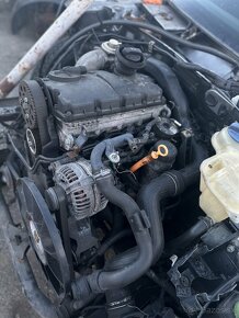 motor Volkswagen Passat B5 - 2