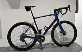 Giant Defy Advanced Pro 1 Di2, model 2021 - 2