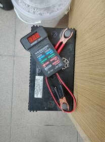 Digitálny tester autobaterii 12v - 2