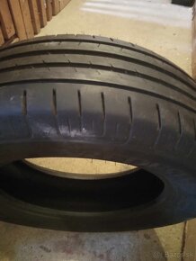 Predám 2ks letné pneumatiky 195/65r15 vredestein - 2