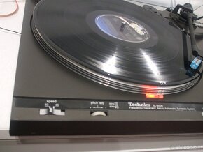 Automaticky gramofon TECHNICS SL-B300, vyroba Japan - 2