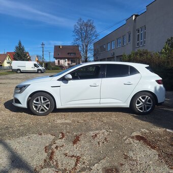 Renault Megane hatchback - 2