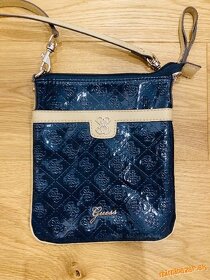 GUESS modrá crossbody - 2