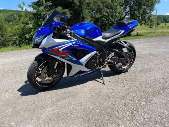 Predám suzuki gsx-r 750 - 2