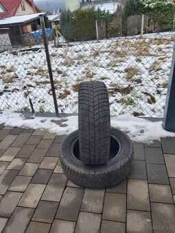 Predám zimné pneumatiky Barum 195/60 R15 - 2