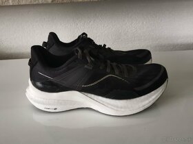 SAUCONY TEMPUS Black/Fog Pôvodná cena:190Eur Bežecké Tenisky - 2