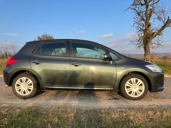 Toyota Auris 1.6 benzín, manuál, 2009 - 2