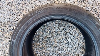 225/45 R17 letné - 2