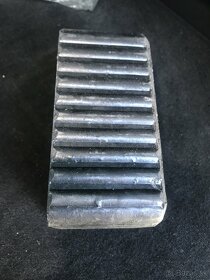 Gumová kocka na nožnicový zdvihák - 2