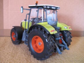 Model traktor claas ares 657atz 1:32 universal hobbies - 2