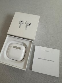 Apple AirPods 4 Nové záruka O2 - 2