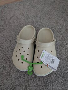 Crocs - 2