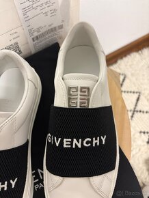 Givenchy - 2