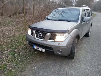 Nissan pathfinder 2,5 - 2