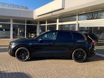 Volkswagen Touareg R-Line 3.0 TDI V6 - 2