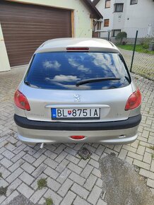 Peugeot 206 2006 1,4 benzín - 2