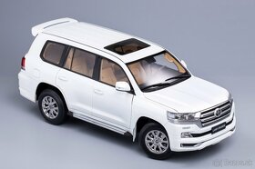 TOYOTA LAND CRUISER 2020 – 1:18 NZG - 2