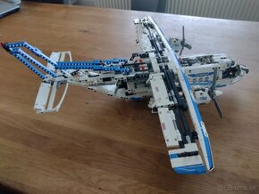 Predám lego technic lietadlo Cargo plane 42025 v 100% stave - 2