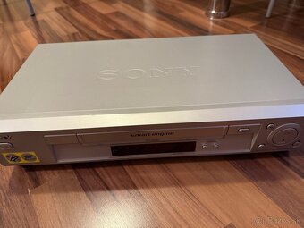 Sony VHS video a DVD prehravač na sučiastky - 2