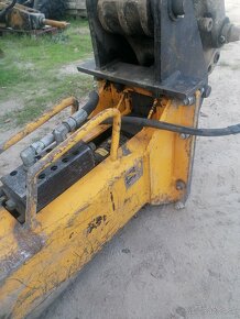 Kladivo jcb 3cx - 2