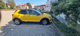 Kia stonic gold - 2