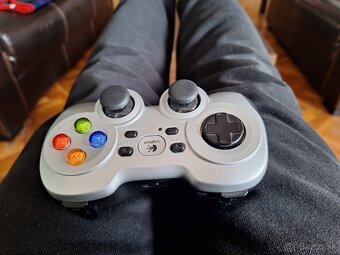 Logitech Wireless gamepad - 2