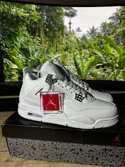 Jordan 4 Metallic Silver - 2