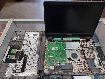 Asus VivoBook 15 X507U - 2