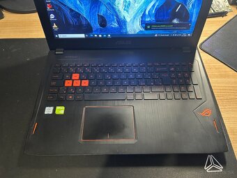 ASUS ROG STRIX - INTEL i5, 16GB RAM, 240GB SSD, NVIDIA GTX - 2