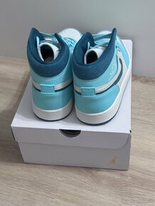 Jordan 1 Mid Chenille Bleached Turquoise - 2