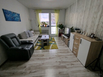 Veľký 1-izbový byt 42m² s dvomi lodžiami - 2