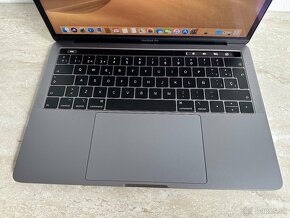 MacBook Pro 13 2018 i5, 8/512 GB (4 cykle) ako nový - 2