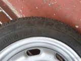 Predám 1 kus letná pneu Michelin 185/60 R14 82 T s diskom - 2