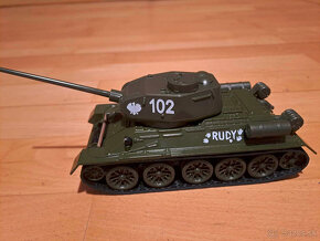 Tank T-34-85 1:43 (Štyria tankisti a pes) - 2