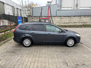 Ford Focus 2010 kombi 1.6 benzín - 2