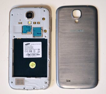 Samsung Galaxy S4 GT-i9500 na nahradne diely - 2