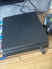 PS4 pro 1TB - 2