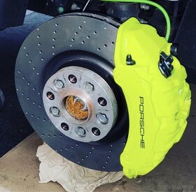 Brembo brzdice 6piestovy kit Golf Octavia Kodiaq Audi - 2