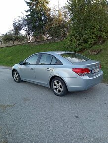 Chevrolet Cruze LS - 2