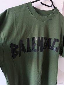 Balenciaga olive tricko - 2