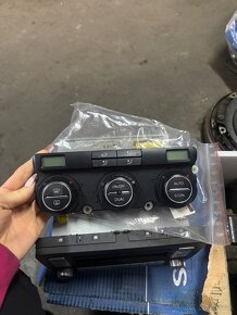 Klimatronik a rádio vw golf V - 2