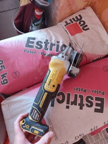 DeWALT aku uhlová brúska, karbina DCG405NT+ aku - 2