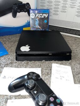 Playstation 4 slim - 2