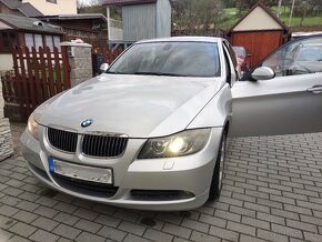 BMW 325d Lim E90 - 2