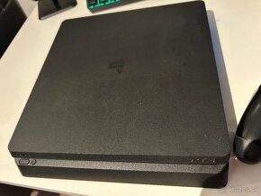 Playstation 4 Slim - 2